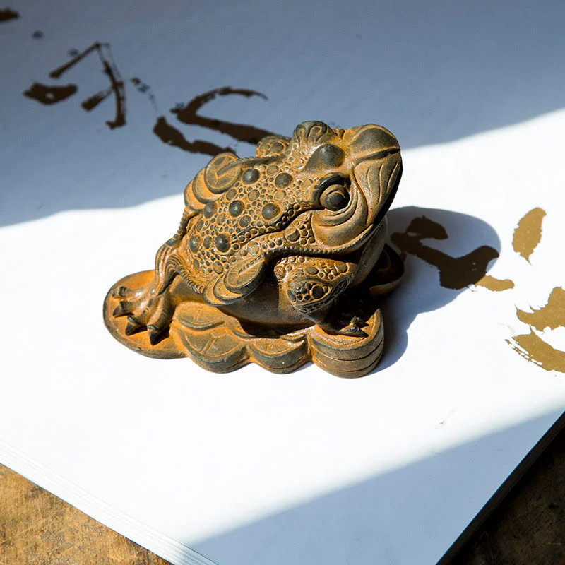 Mocoer Handmade Feng Shui Frog Toad Copper Coins Iron Powder Rust Cast Resin Statue Home Decoration - Mocoer