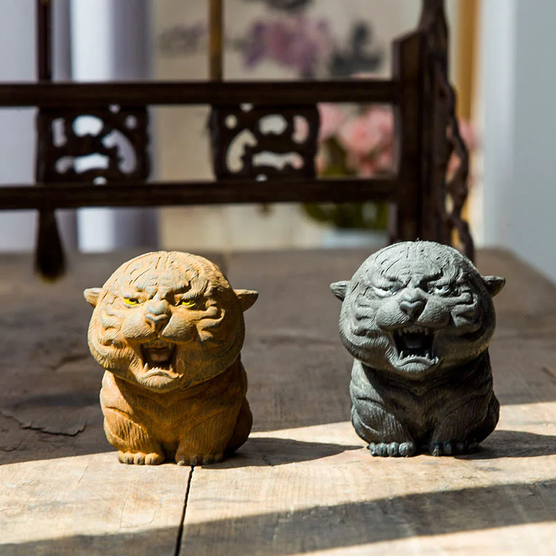 Mocoer Handmade Mini Roaring Tiger Iron Powder Rust Cast Resin Statue Home Decoration - Mocoer