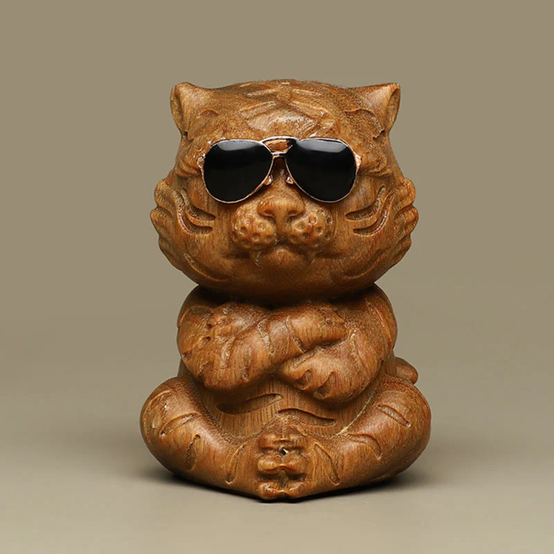 Mocoer Small Green Sandalwood Tiger Engraved Positive Desk Decorations - Mocoer