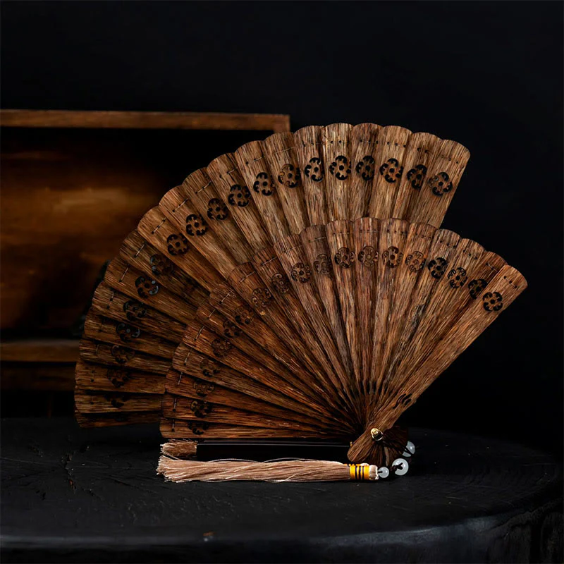 Mocoer Nha Trang Agarwood Engraved Hollow Wood Folding Fan Car Hanging Decoration - Mocoer