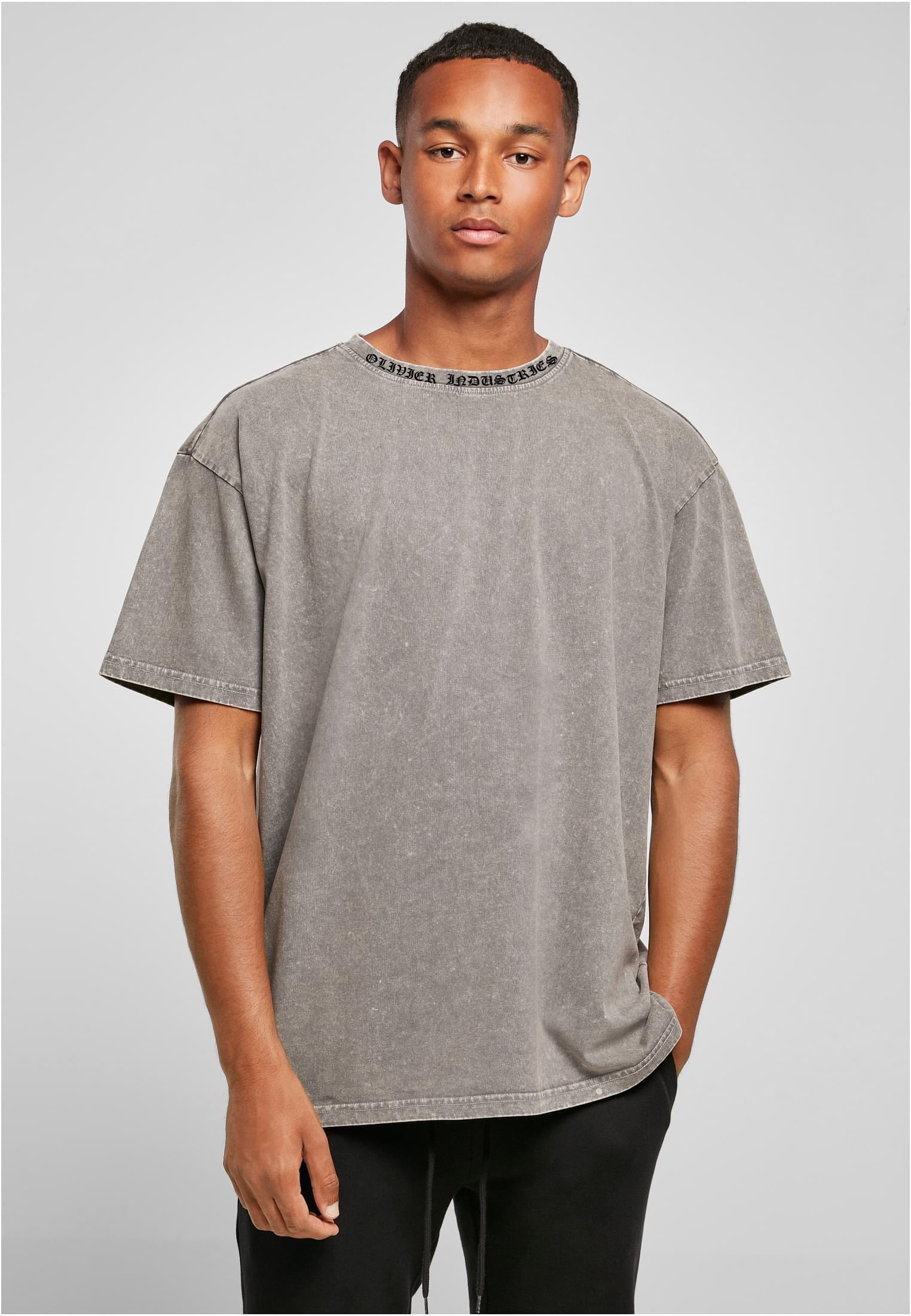 Olivier Industries ® Acid washed oversized Vintage Tee