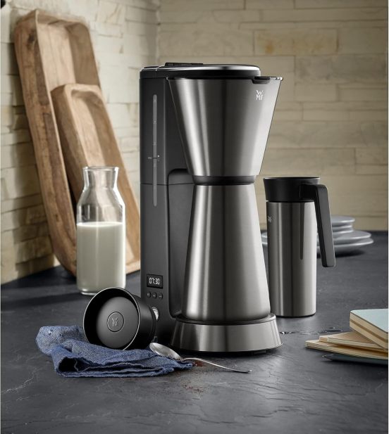WMF Küchenminis Aroma Filterkaffeemaschine klein mit Thermoskanne, 870 Watt, Thermobecher to go, kleine single Kaffeemaschine mit Timer, cromargan matt