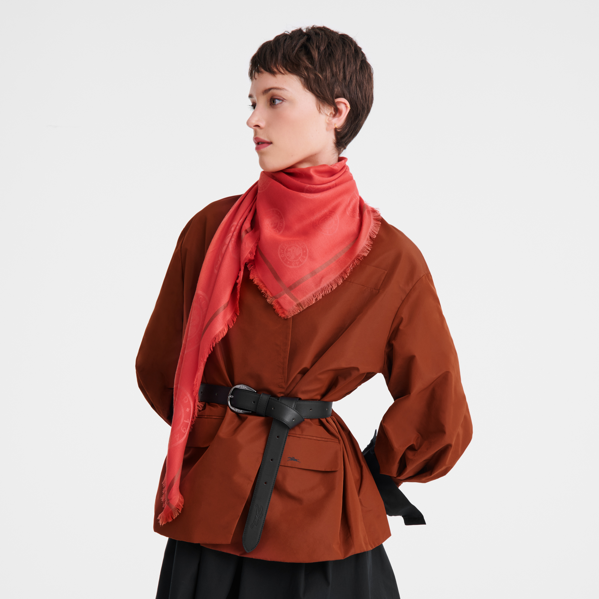 La Médaille Longchamp Shawl