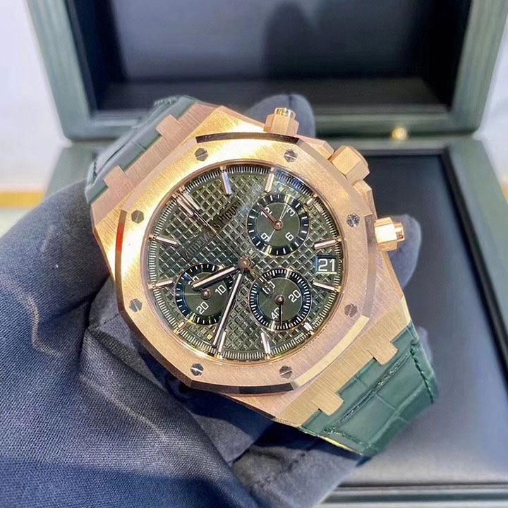 Aude Pig*et ROYAL OAK SELFWINDING CHRONOGRAPH Ref. 26240OR.OO.D404CR.01 - DiscoversMarket