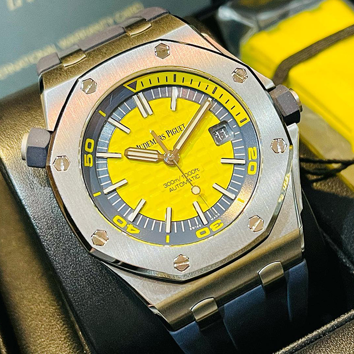 Aude Pig*et ROYAL OAK OFFSHORE DIVER Ref. 15710ST.OO.A051CA.01 - DiscoversMarket