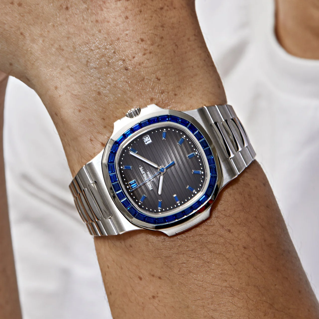 Pat*k P Nautilus 5711/111P-001 Platinum Blue Sapphire - DiscoversMarket
