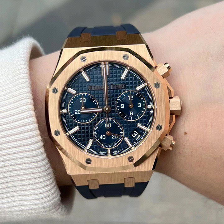 Aude Pig*et ROYAL OAK SELFWINDING CHRONOGRAPH Ref. 26240OR.OO.D315CR.01 - DiscoversMarket
