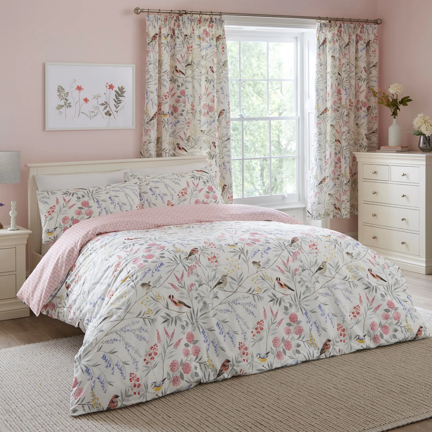 Matching Bedding & Curtains