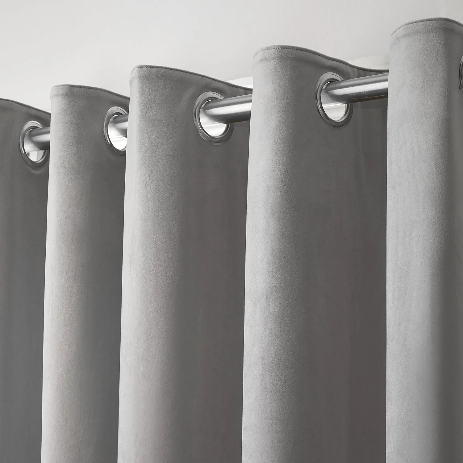 Montrose Silver Grey Velvet Blackout Thermal Coated Eyelet Curtains