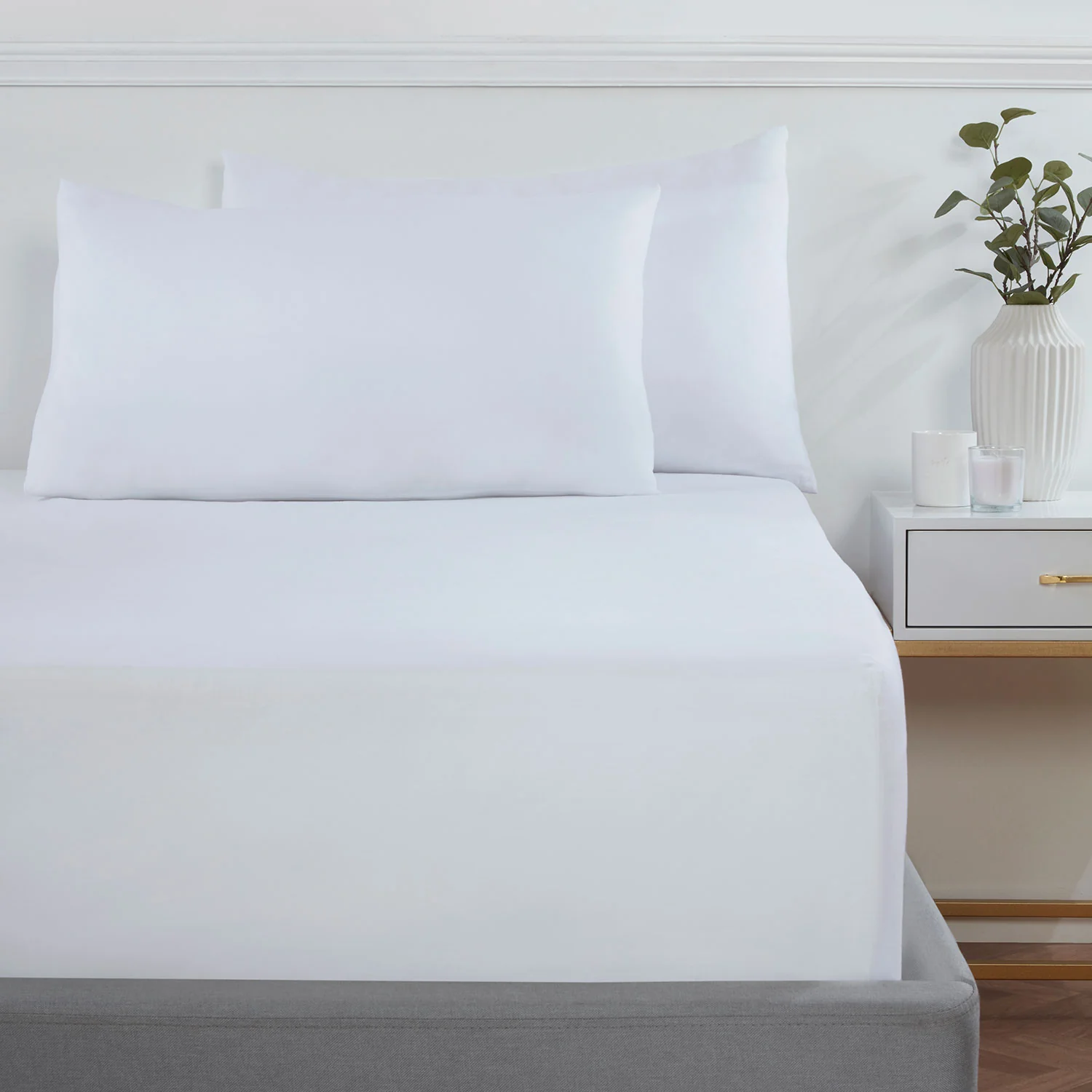 White Super Soft Easycare Extra Deep (40cm) Fitted Sheet