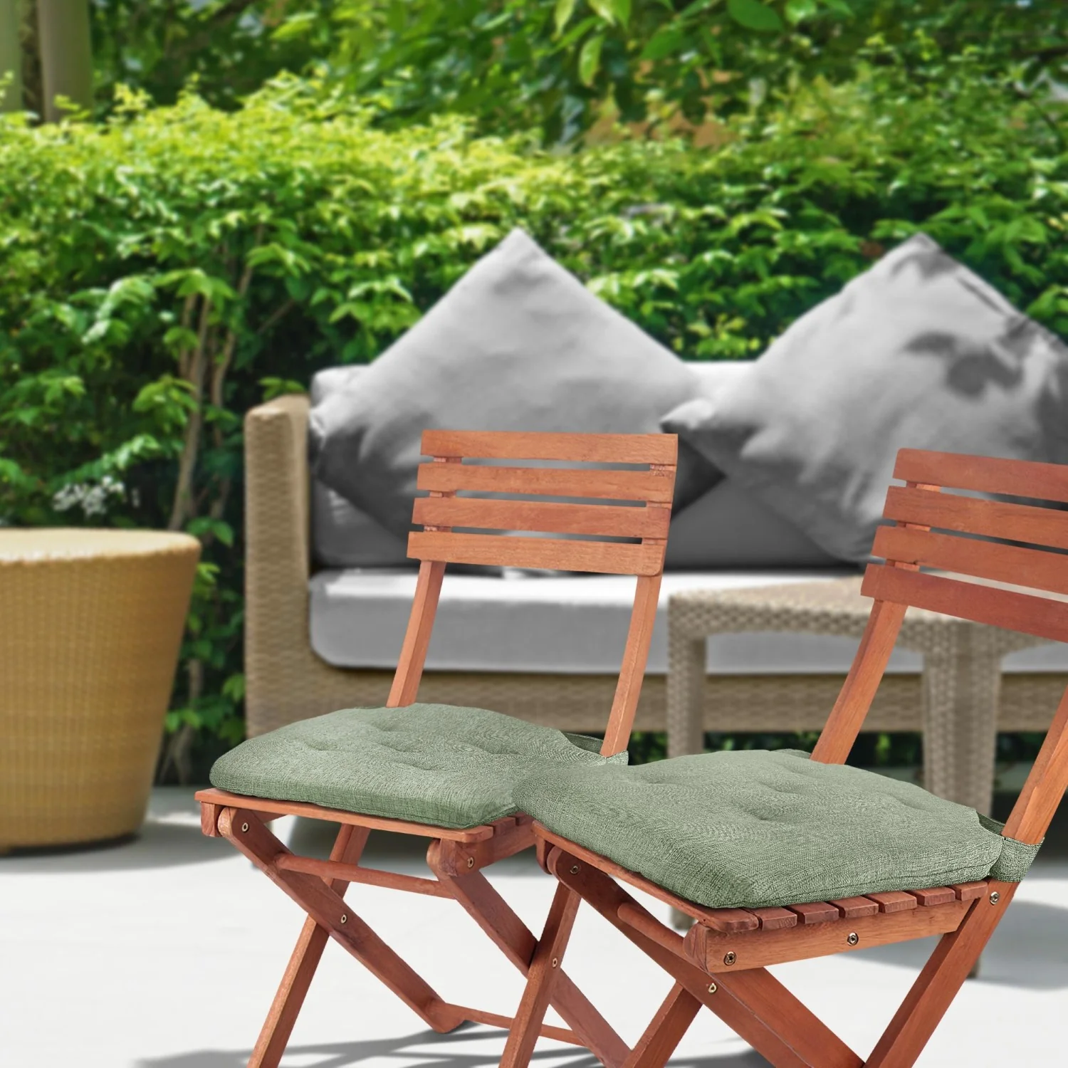 Jardin Green Waterproof Indoor Outdoor Seat Pad Pair (40cm x 40cm)