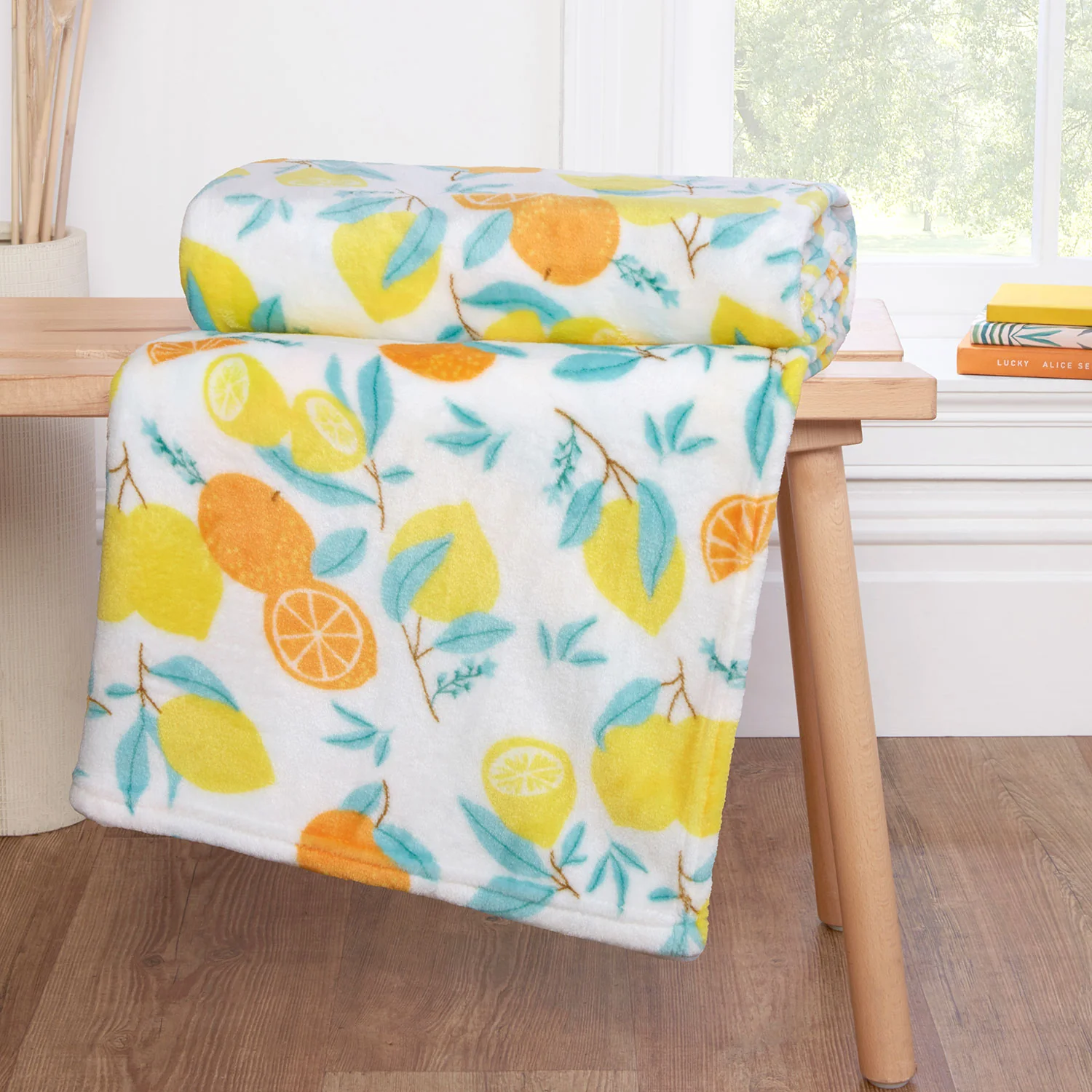 Lemon Citrus Printed Fleece Throw (130cm x 150cm)