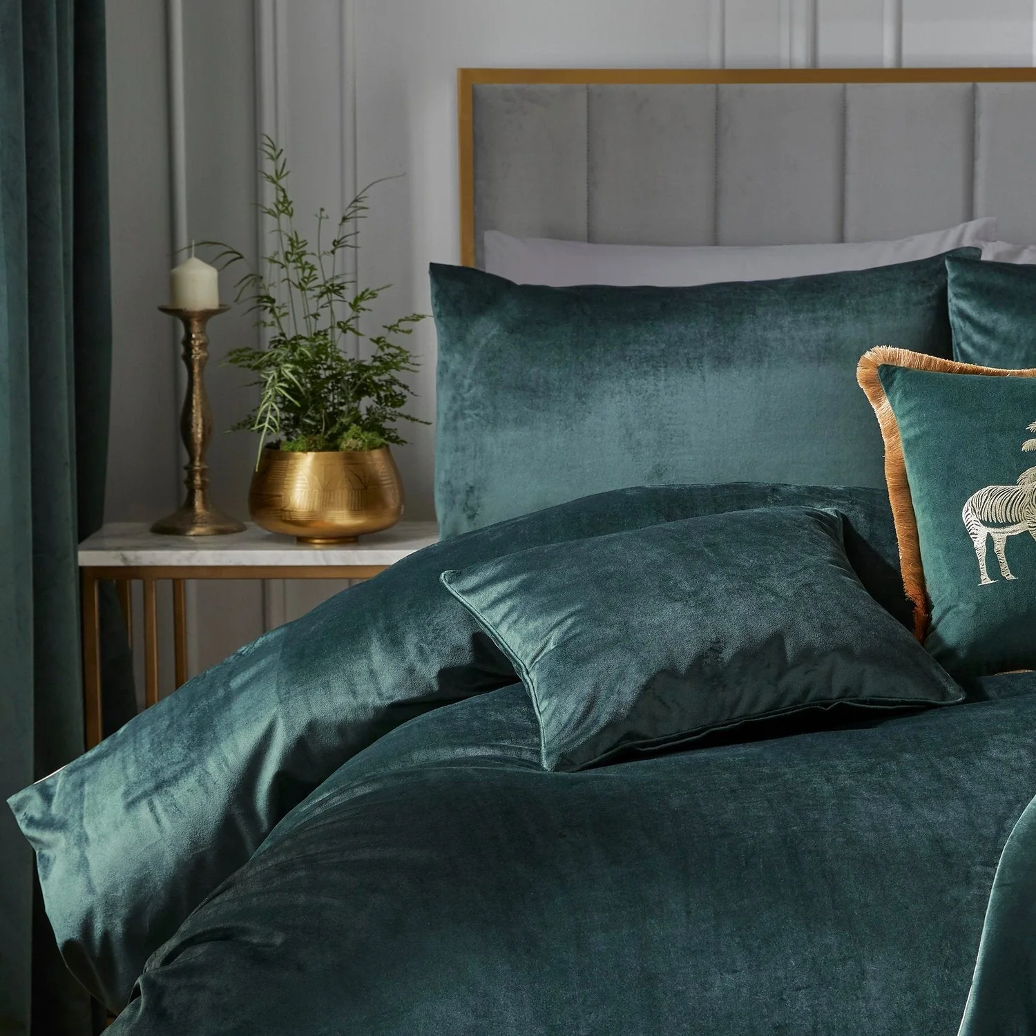 Laurence Llewelyn-Bowen Montrose Bottle Green Velvet Duvet Set