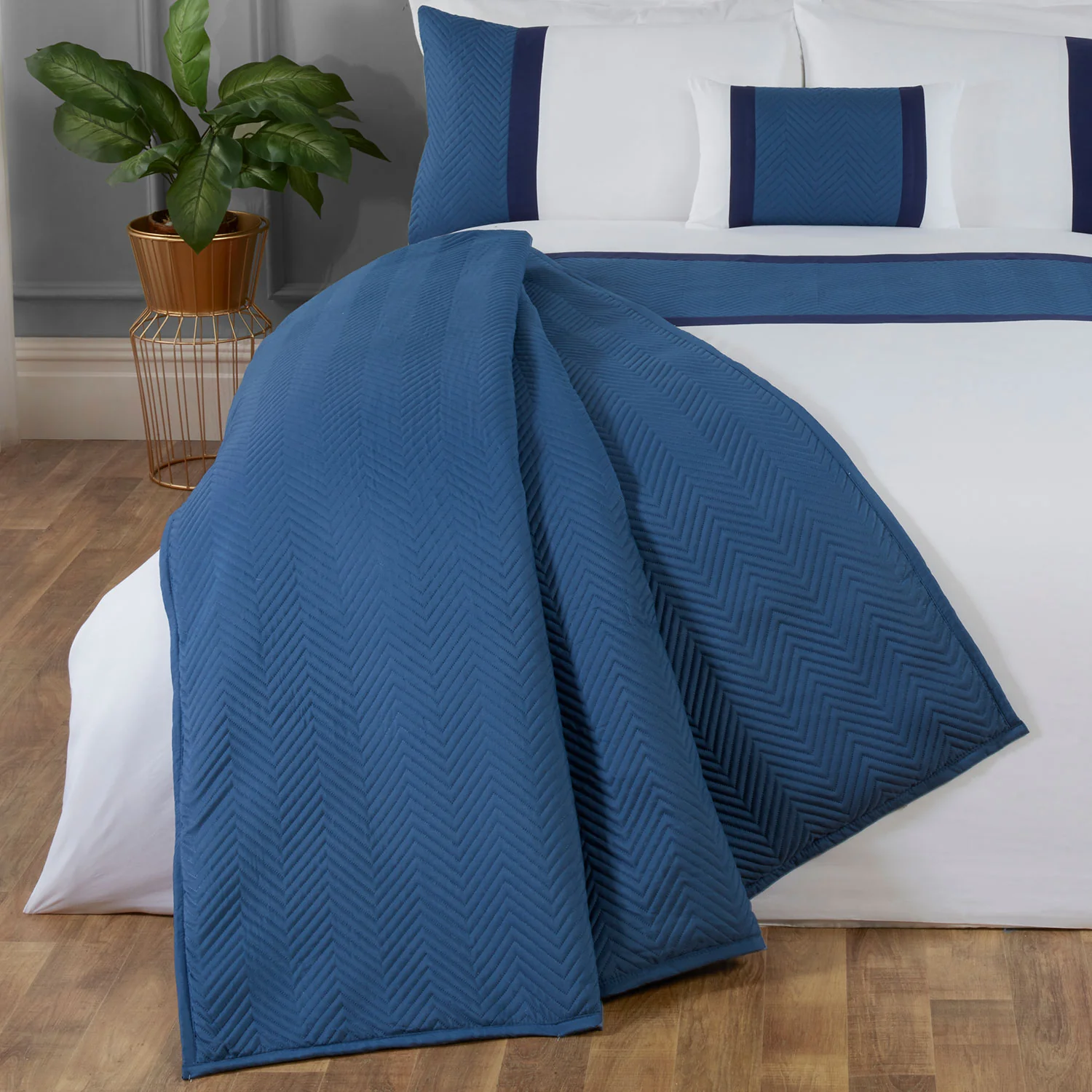 Eton Blue Pinsonic Velvet Throw (240cm x 160cm)