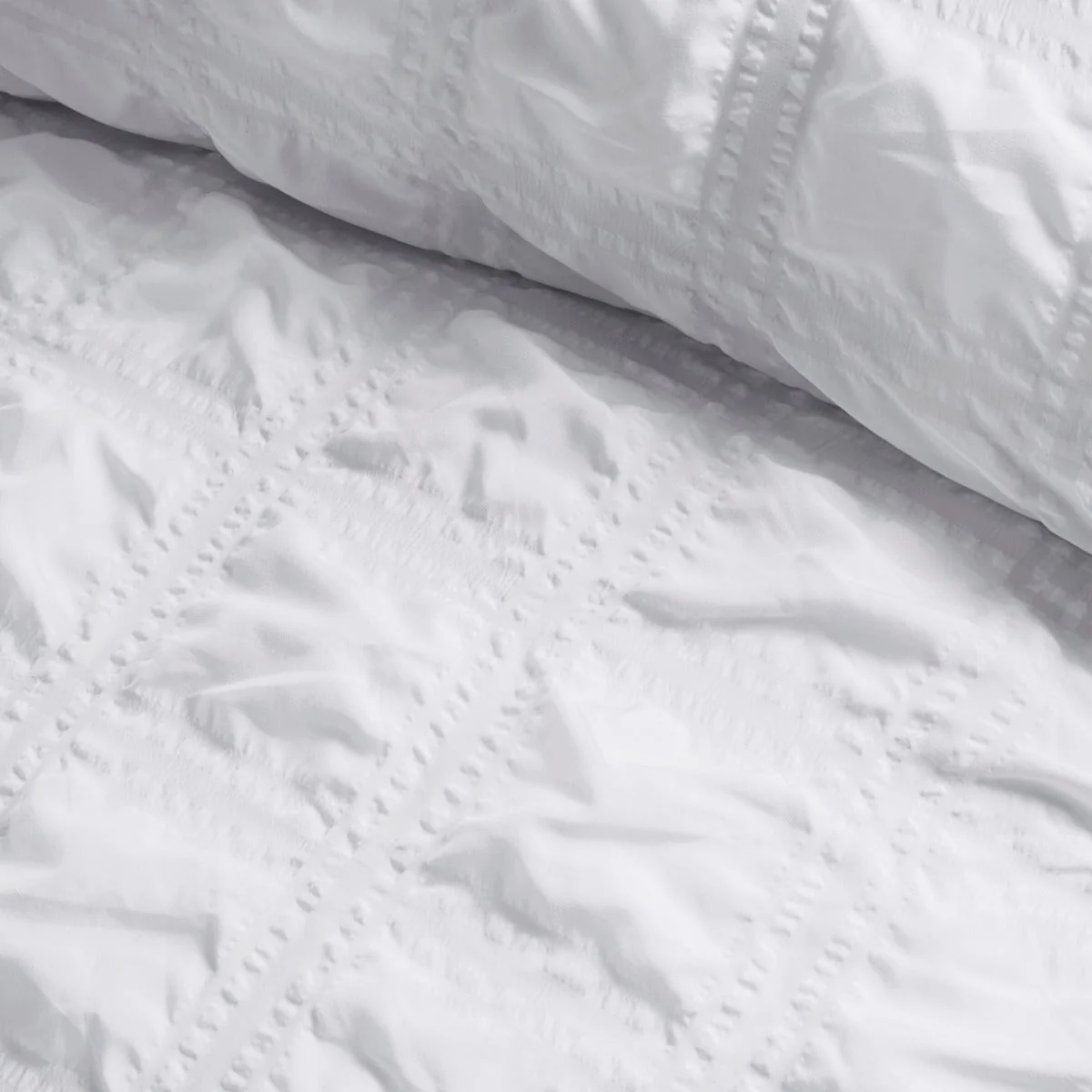 Sheraton White Super Soft Seersucker Duvet Set