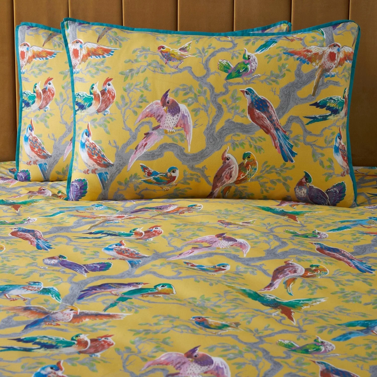 Laurence Llewelyn-Bowen Birdity Absurdity Yellow 200 Thread Count 100% Cotton Duvet Set