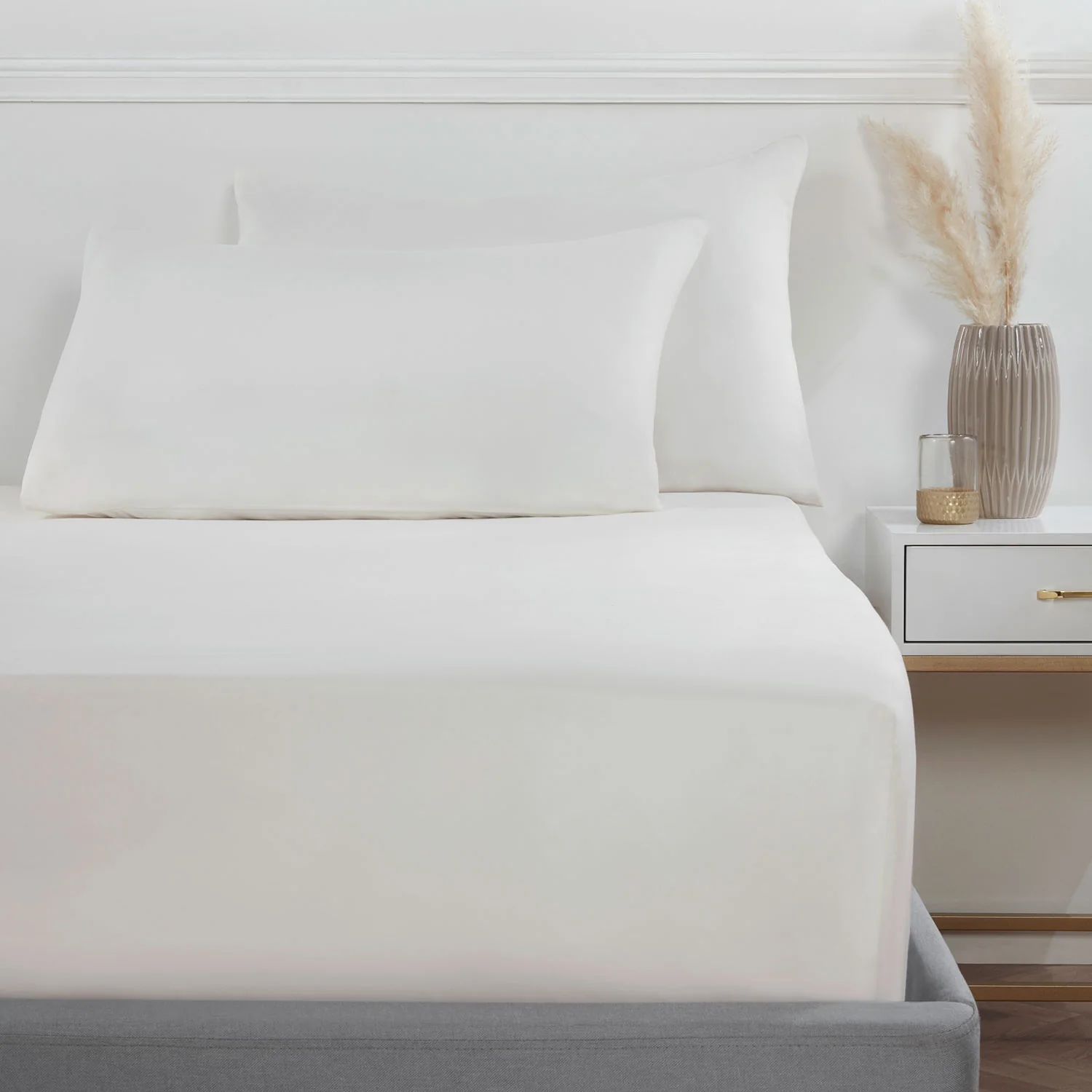 Ivory Super Soft Easycare Extra Deep (40cm) Fitted Sheet
