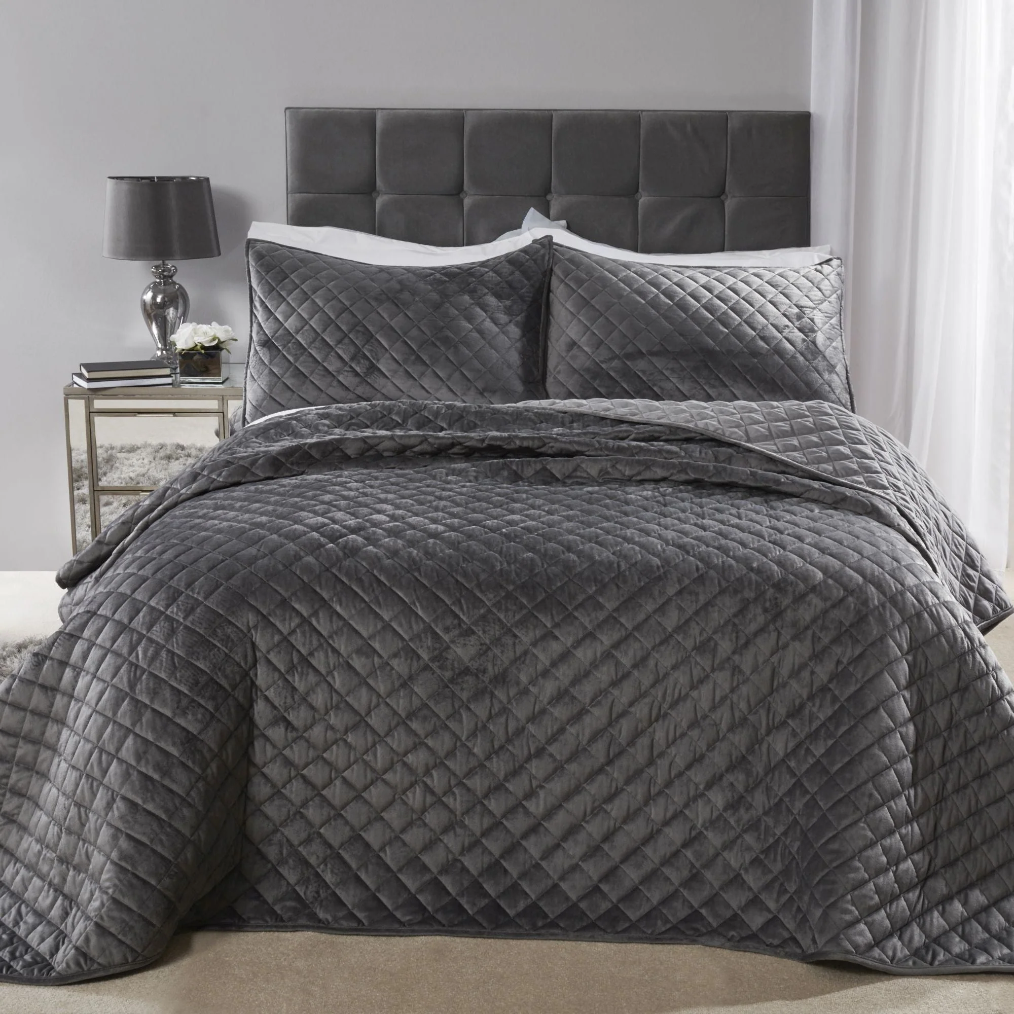 Regent Silver Quilted Soft Touch Velvet Bedspread Set