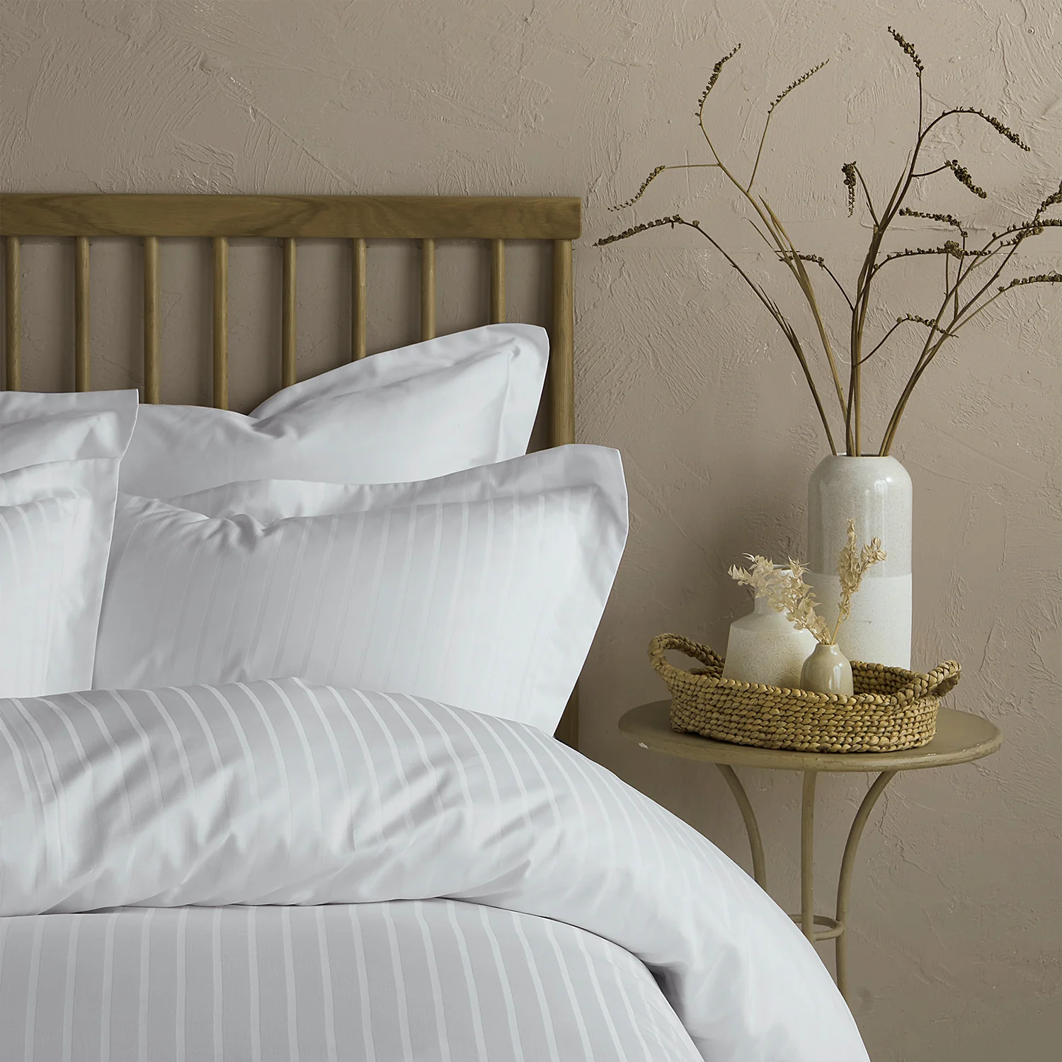 Luxe & Wilde Arla Hotel White 100% Cotton Duvet Set
