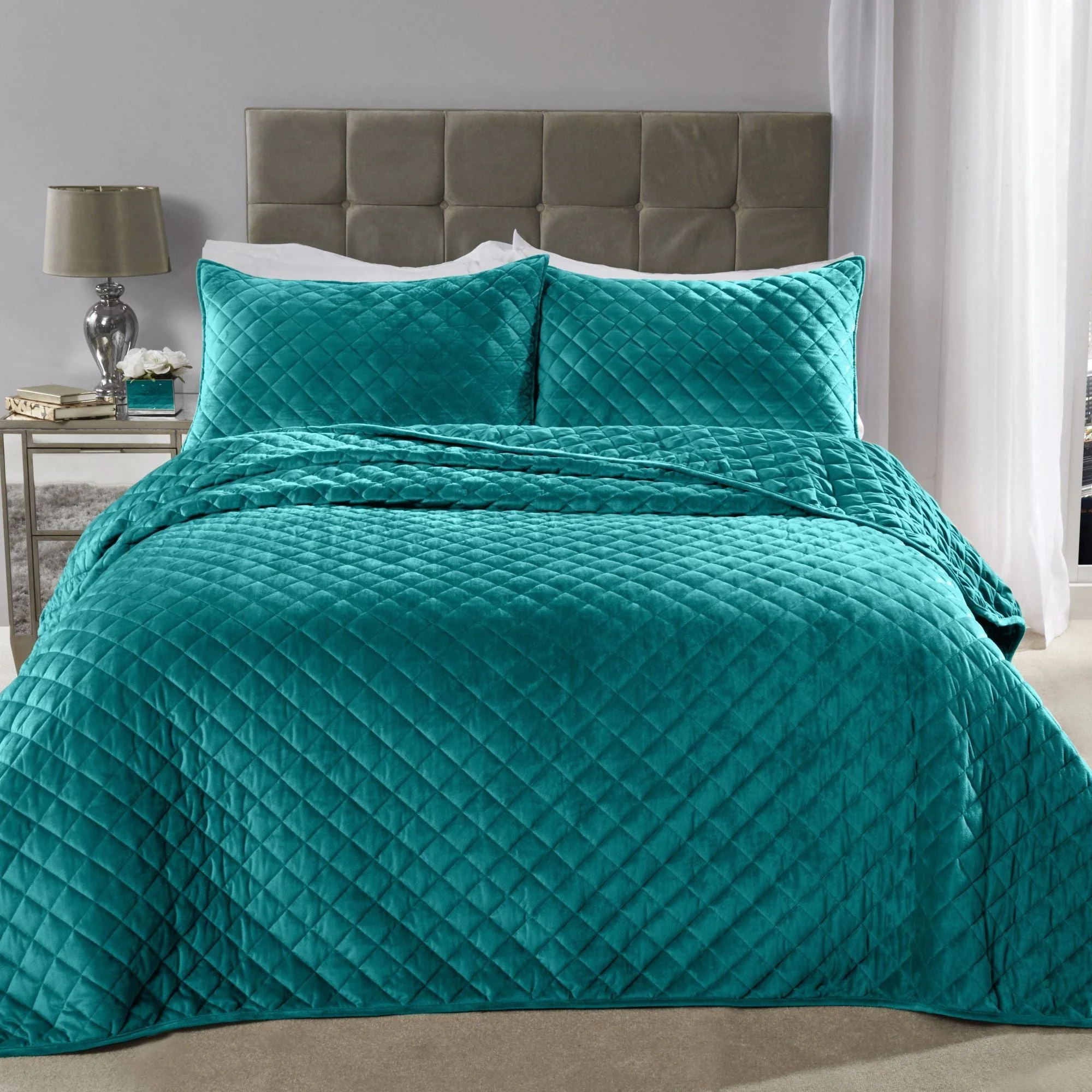 Regent Emerald Green Quilted Soft Touch Velvet Bedspread Set