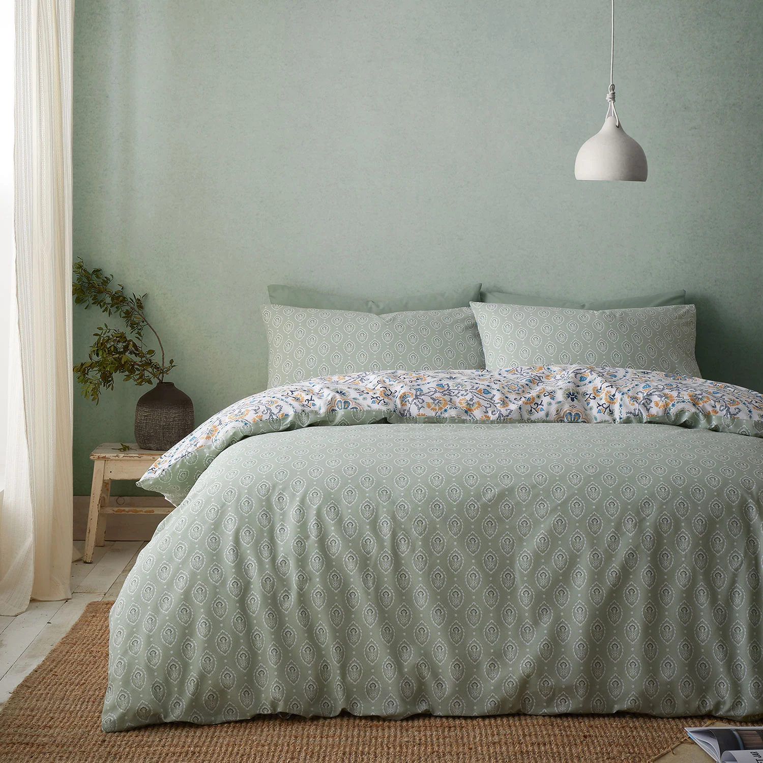 Pineapple Elephant Safiya Mandala Reversible Duvet Set