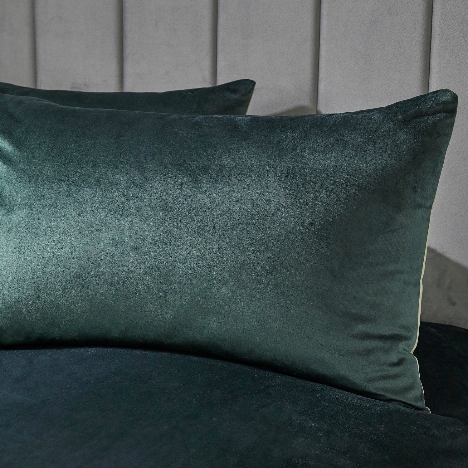 Laurence Llewelyn-Bowen Montrose Bottle Green Velvet Duvet Set