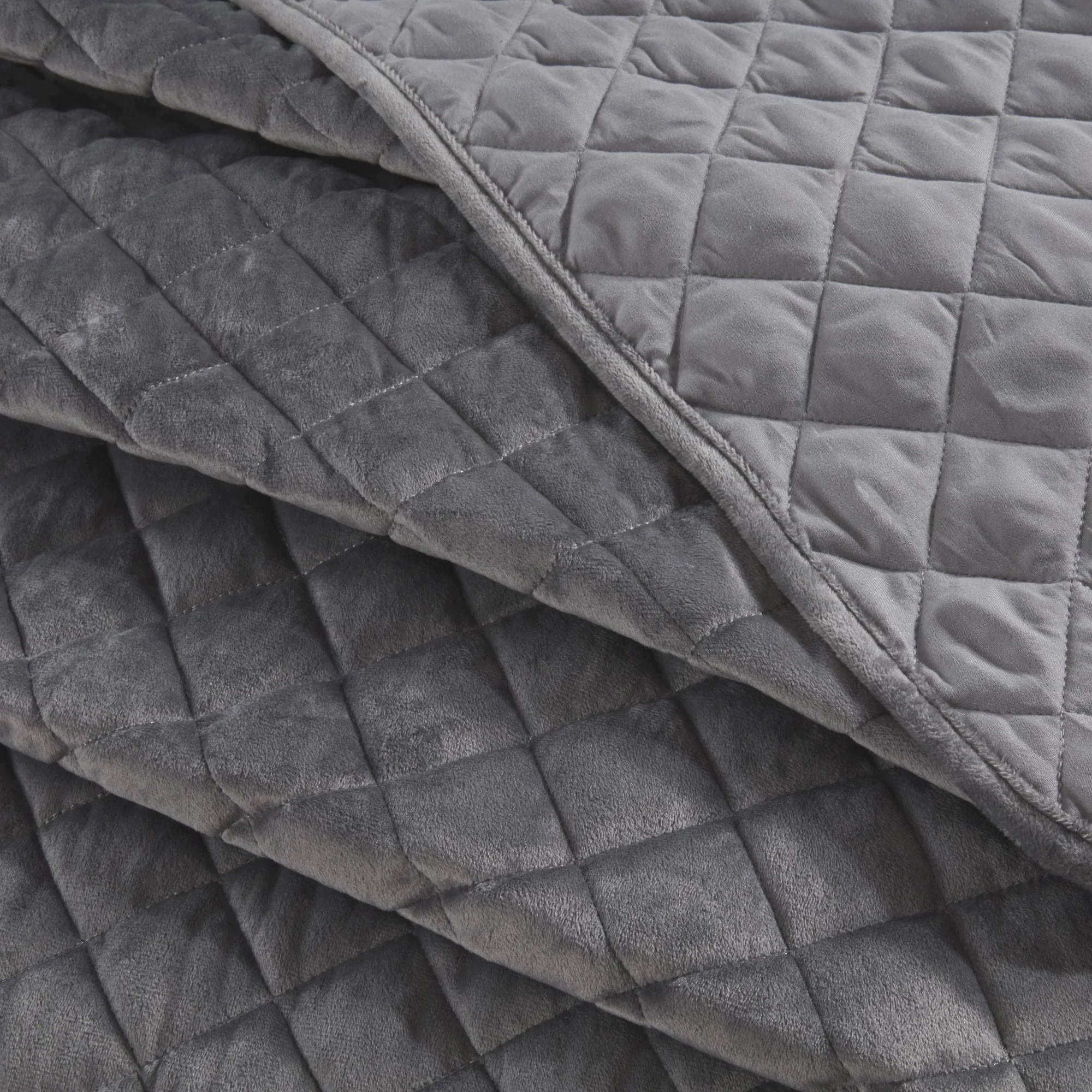 Regent Silver Quilted Soft Touch Velvet Bedspread Set