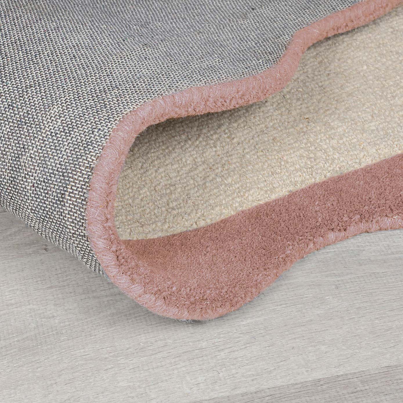 Bonnie Scallop Natural Border Wool Rug