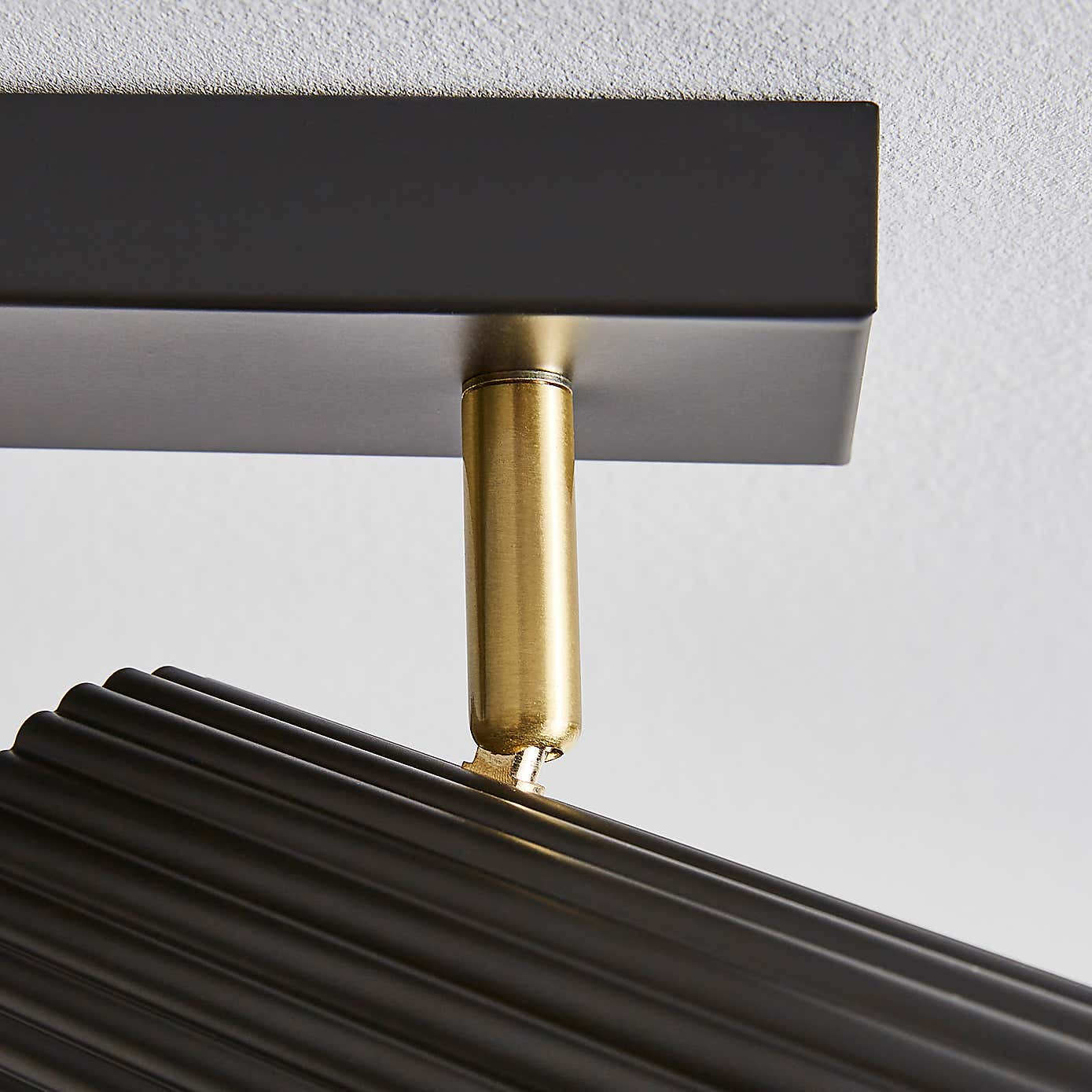 Georgi Industrial Ribbed 4 Light Adjustable Spotlight Bar