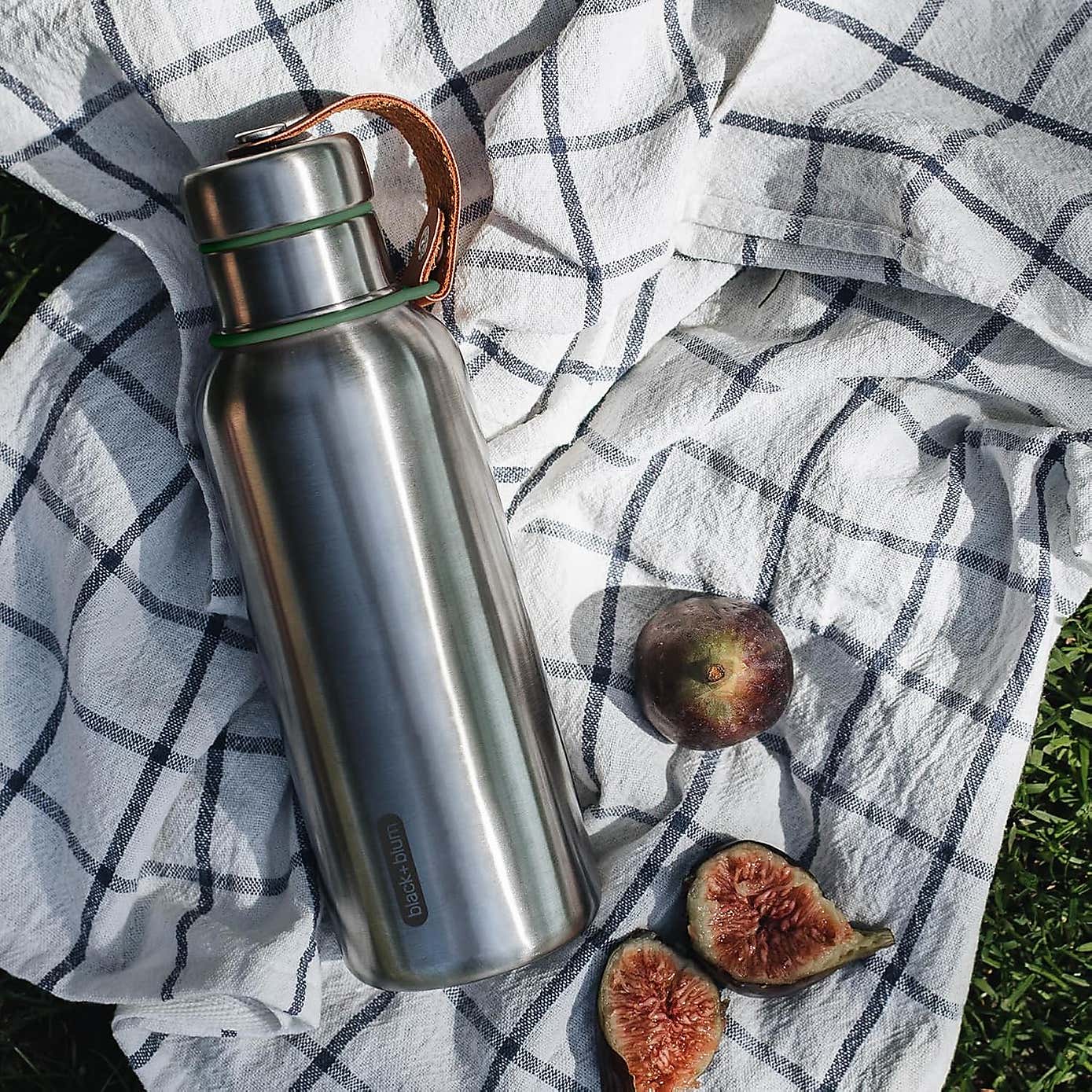 Black and Blum Insulated Water Bottle