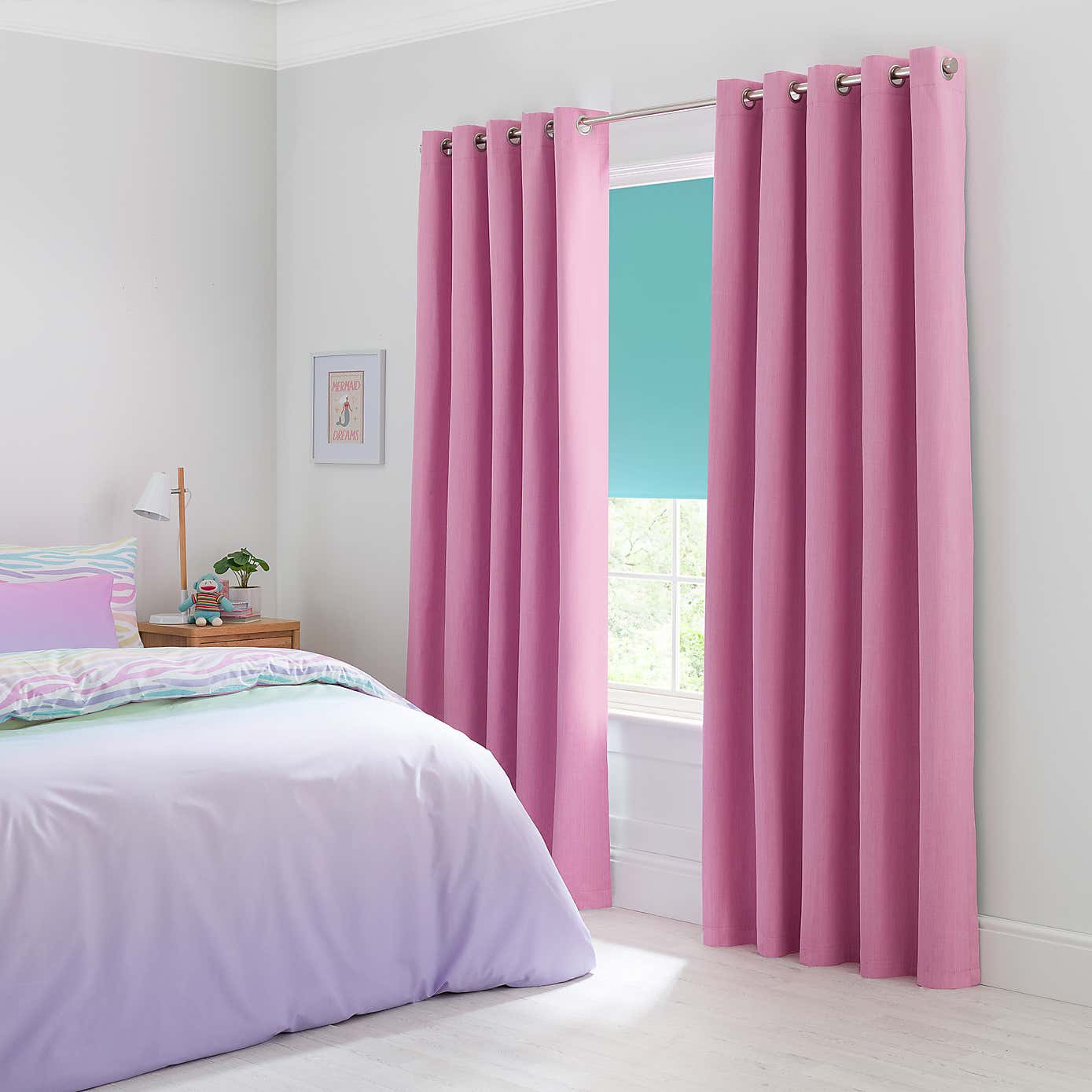 Solar Blackout Eyelet Curtains