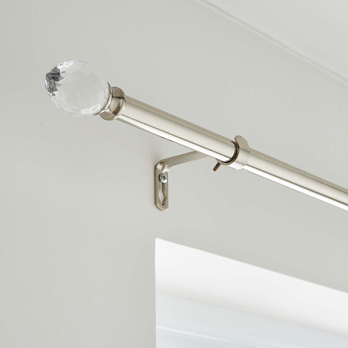 Teardrop Extendable Metal Curtain Pole