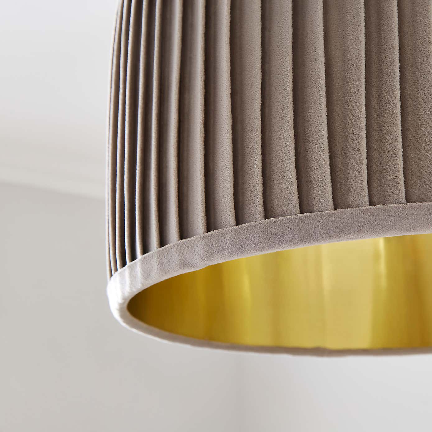 Sawyer Pleated Velvet Drum Lamp Shade