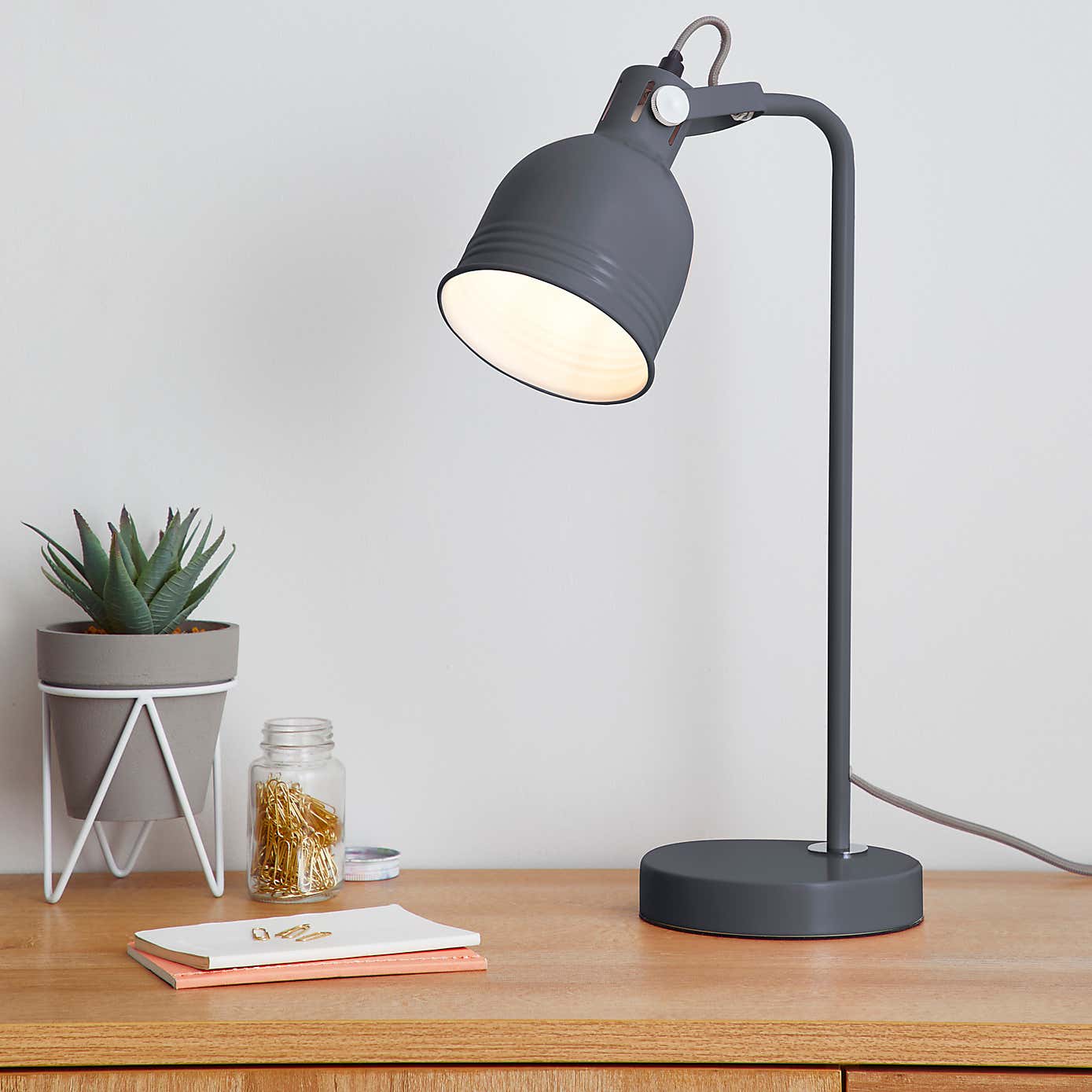 Issac Desk Lamp