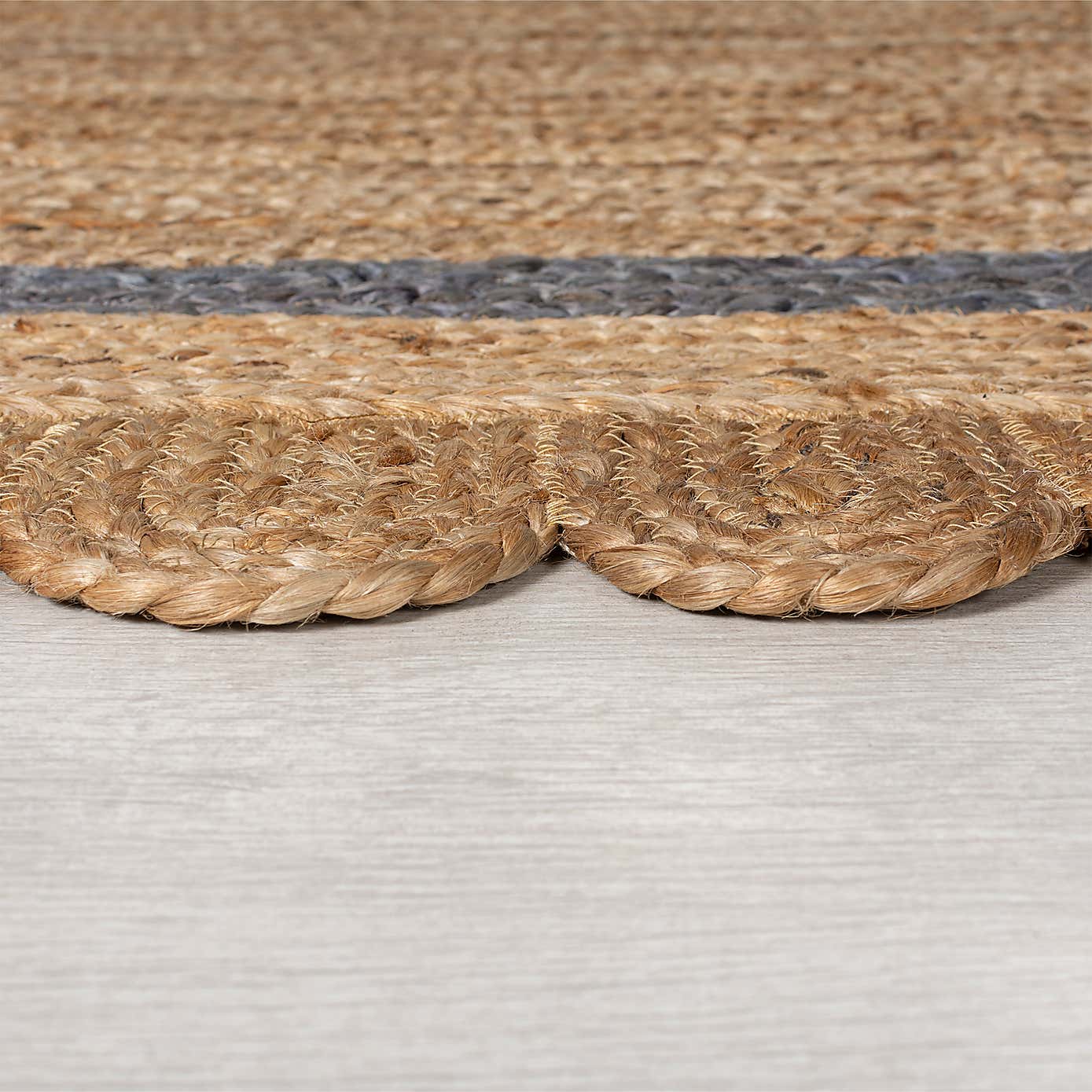 Grace Jute Scallop Round Rug