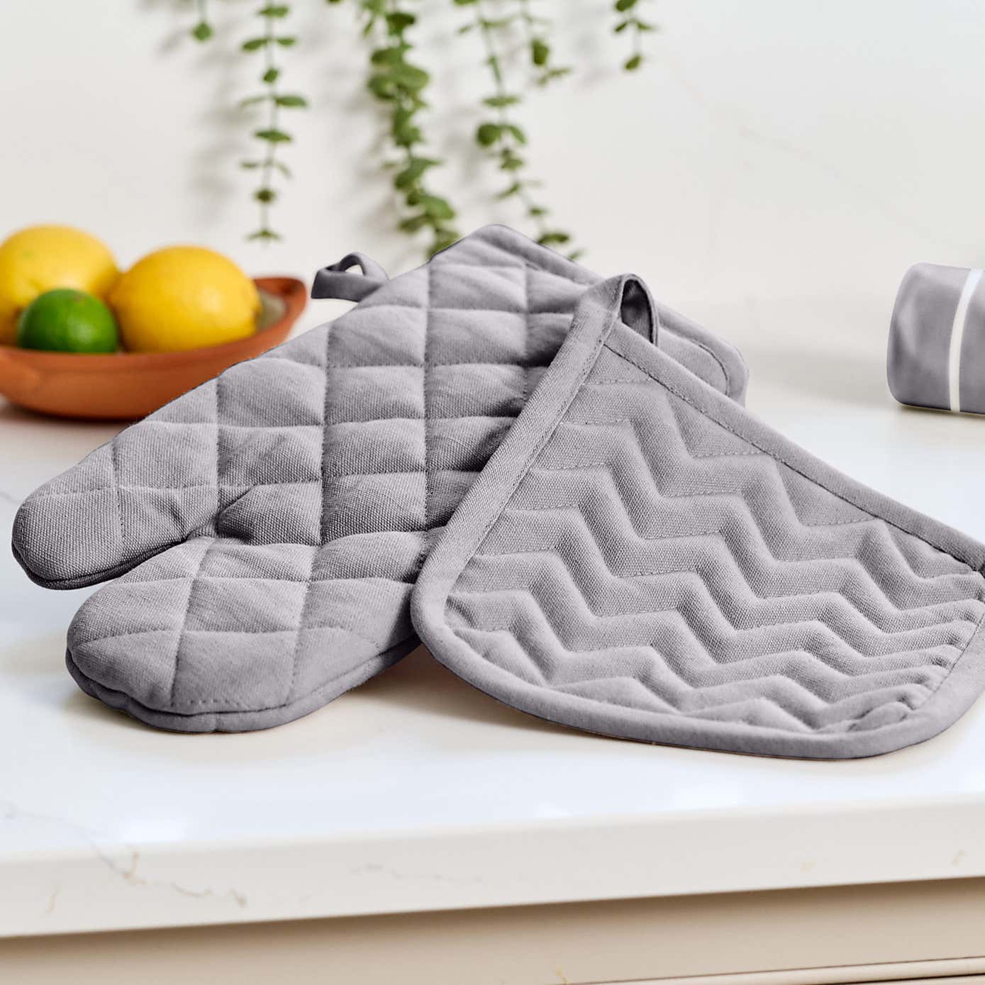 Dexam Set of 2 Love Colour Single Oven Gloves