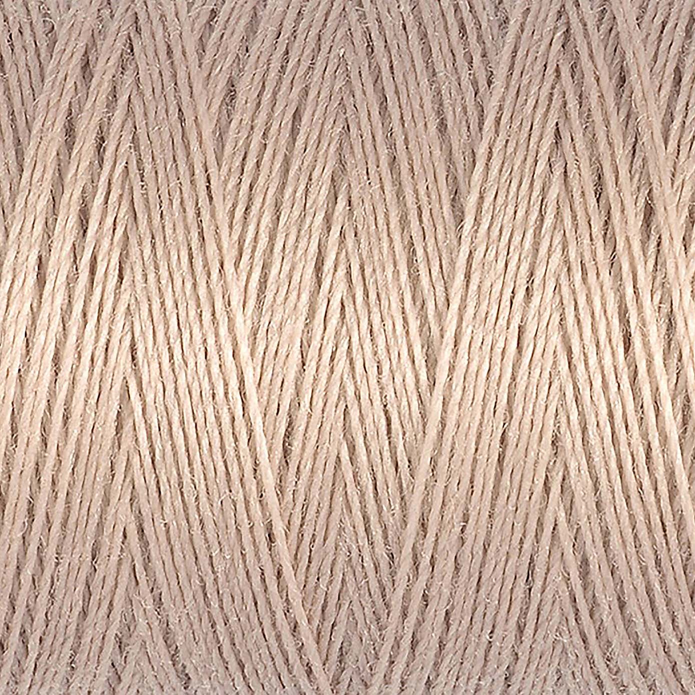 Gutermann Sew All Thread Pale Fawn (121)