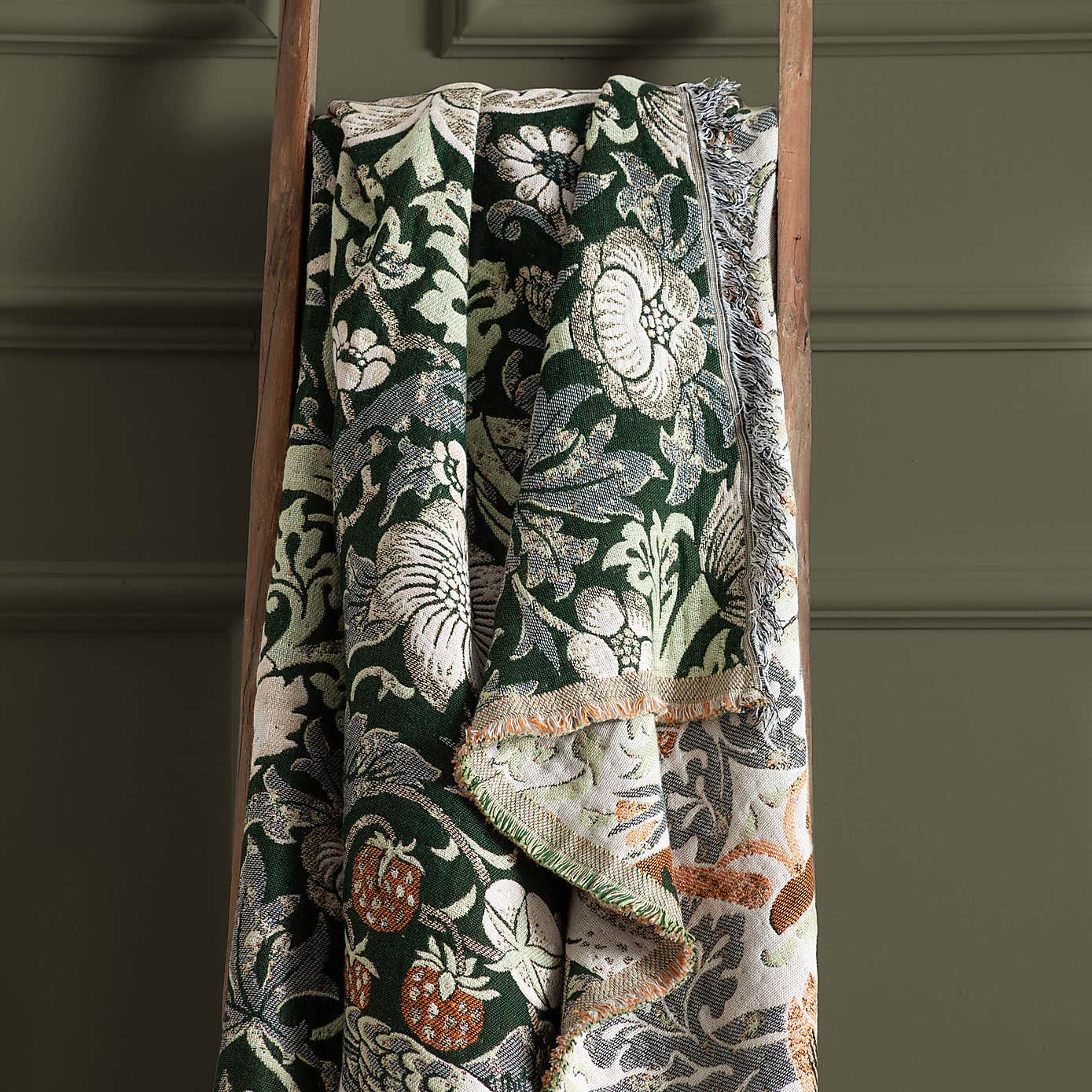 Morris & Co. Strawberry Thief Throw 130cm x 170cm