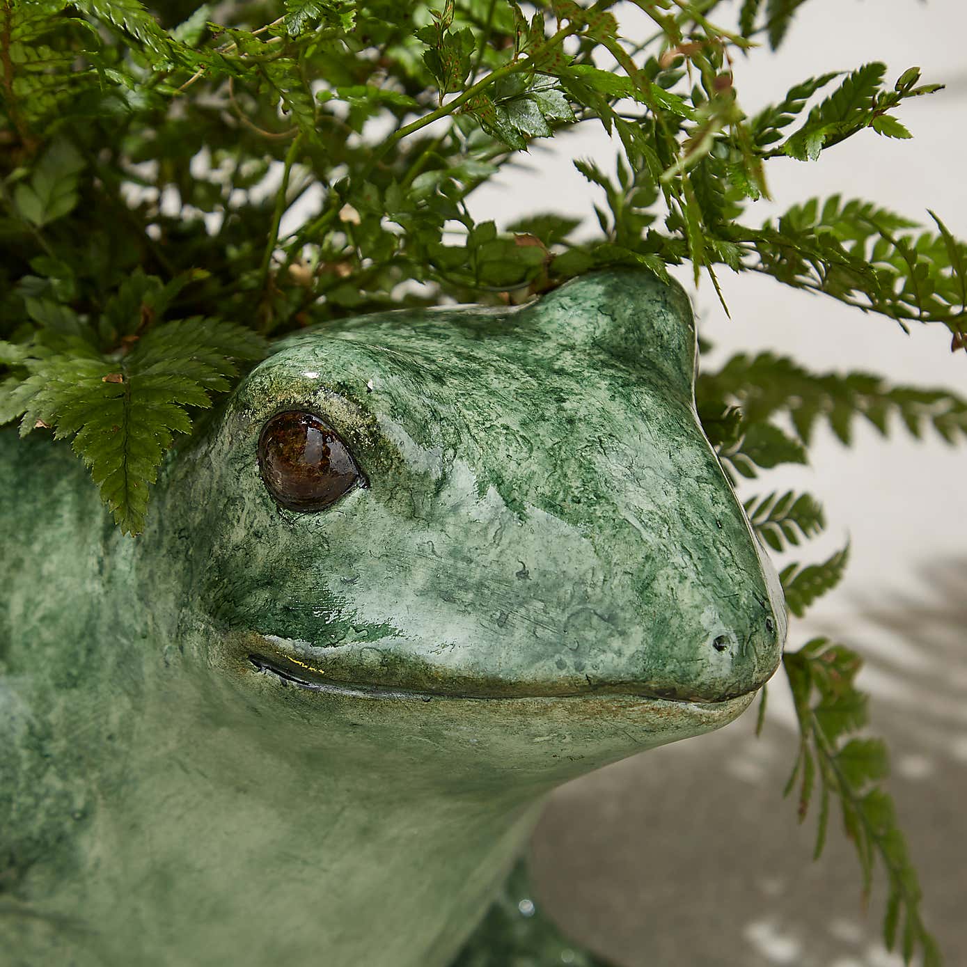 Resin Frog Plant Pot