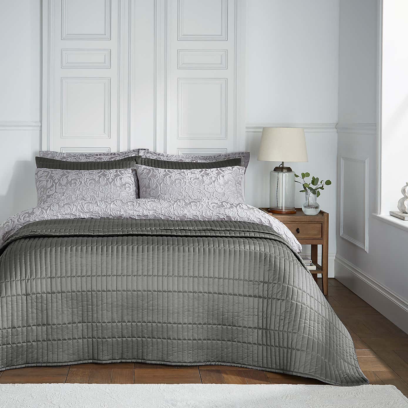 Presley Damask Jaquard Duvet Cover and Pillowcase Set