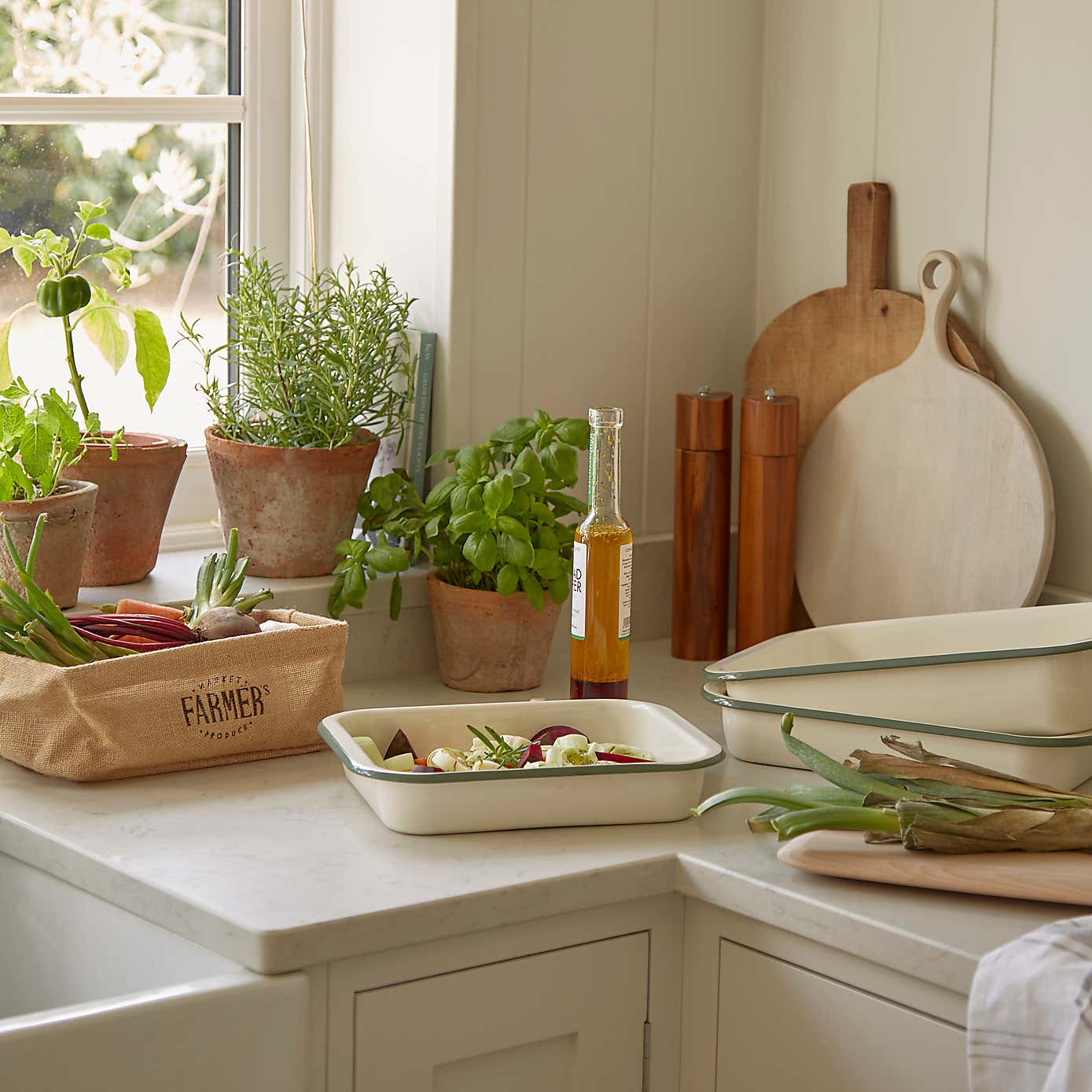 Small Enamel Baking Tray, Cream and Sage