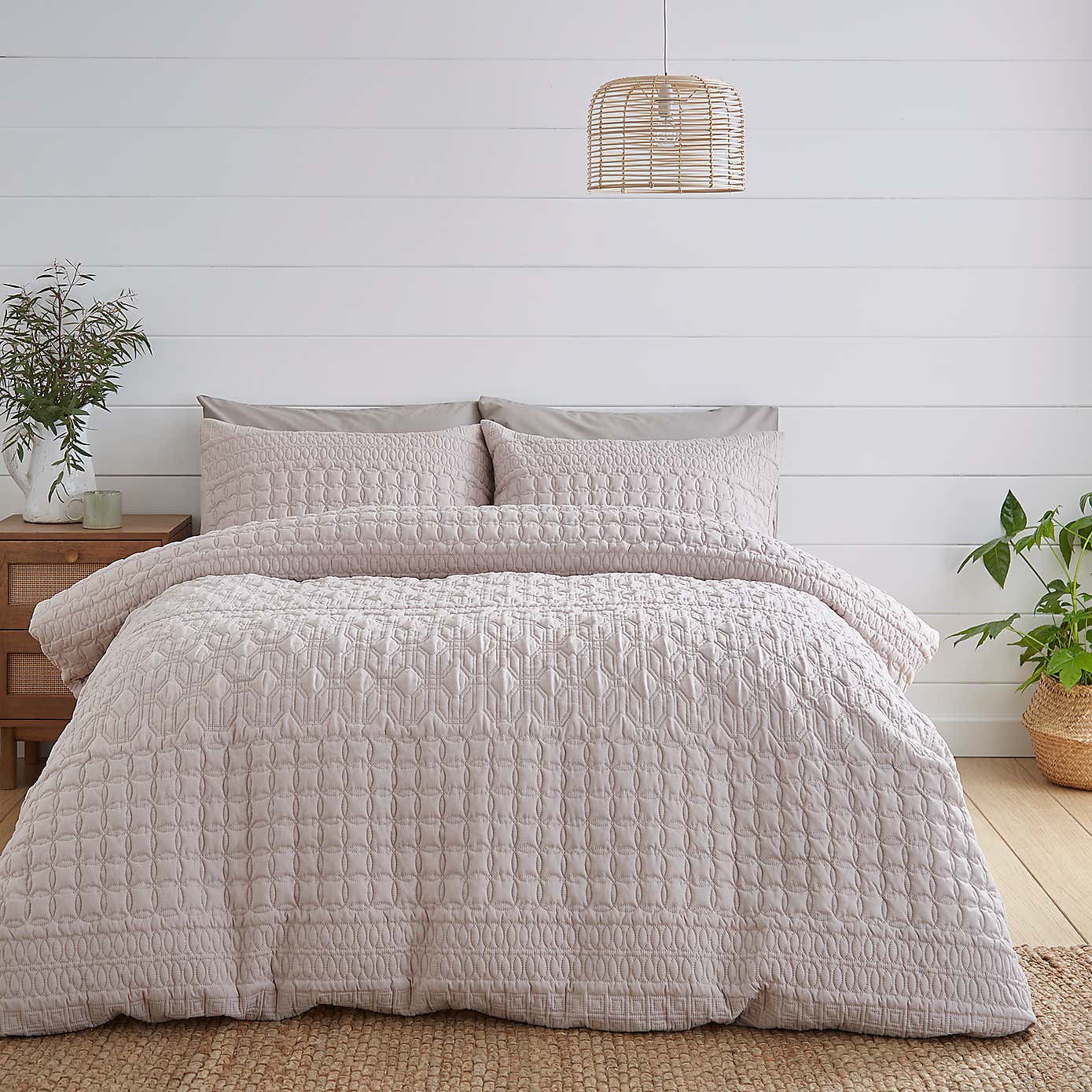 Billie White Duvet Cover and Pillowcase Set
