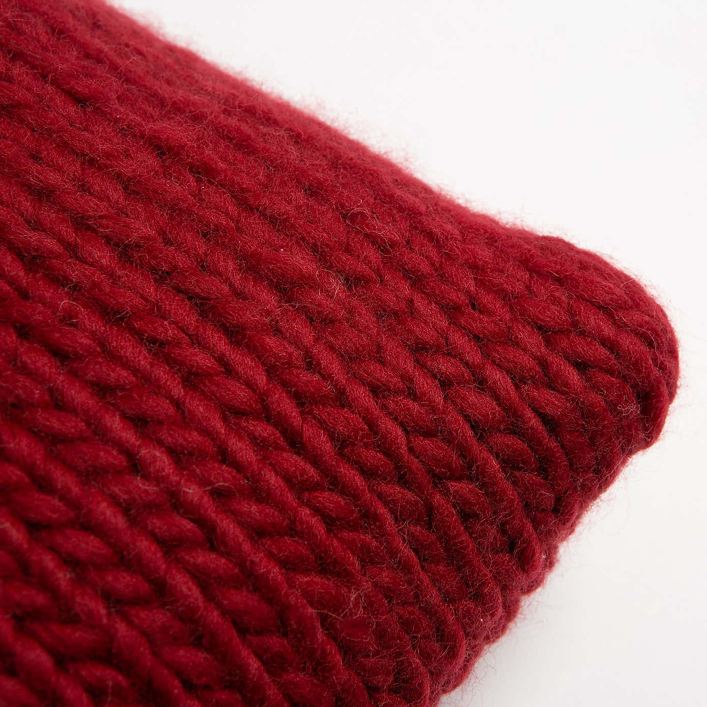 Wool Couture Wool Couture Queen of Hearts Cushion Ruby Knit Kit