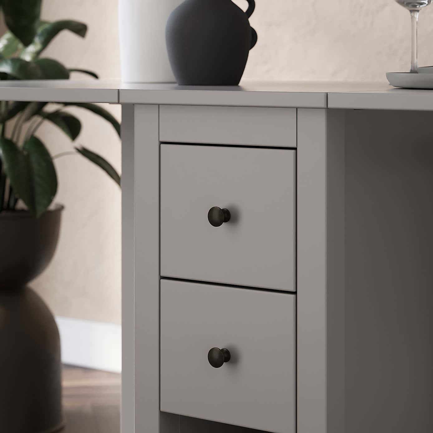 Lynton Extendable Dropleaf Dining Table