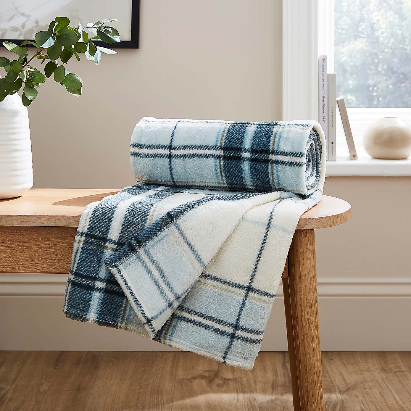 Printed Check Fleece Throw