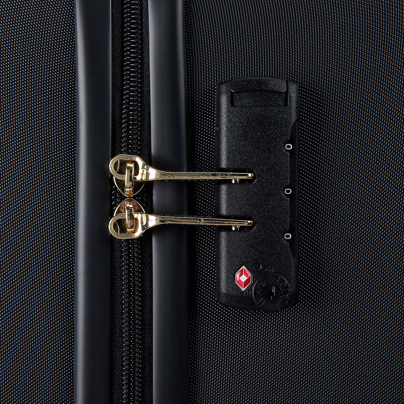 IT Luggage Recline Hard Shell Suitcase