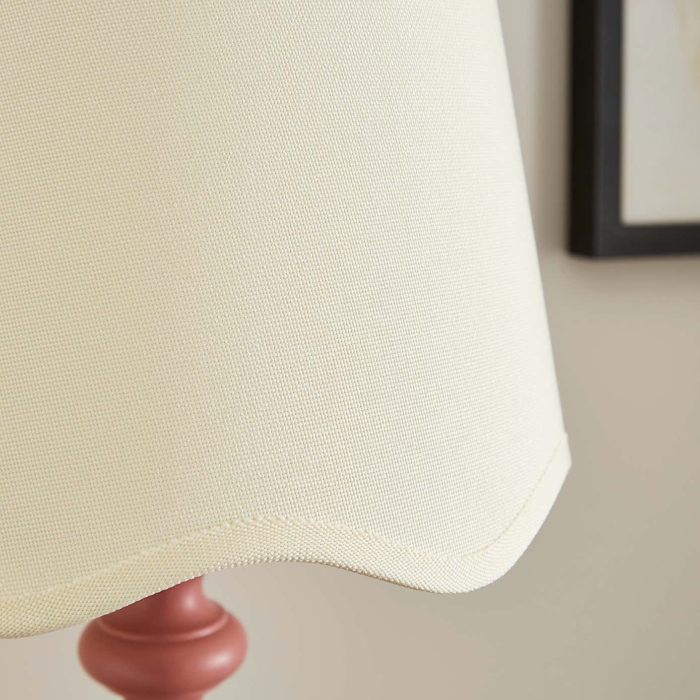 Scalloped Edge Linen Lamp Shade