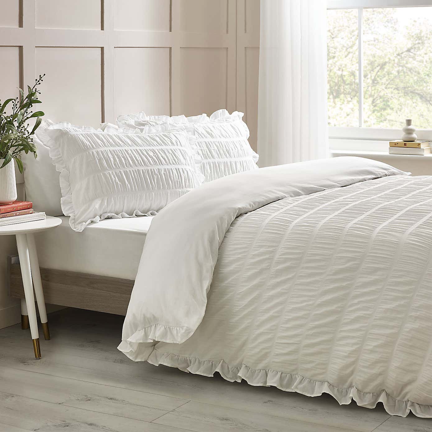 Catherine Lansfield Seersucker Frill Duvet Cover & Pillowcase Set
