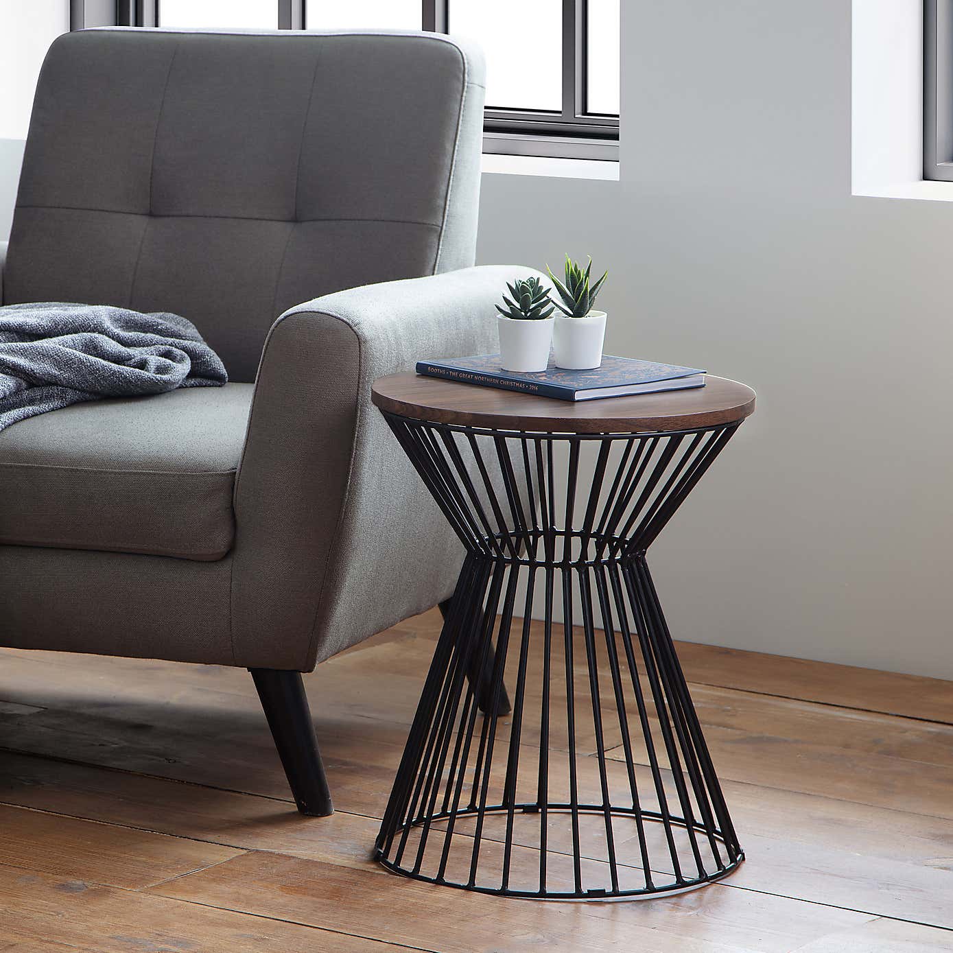 Jersey Round Wire Lamp Table