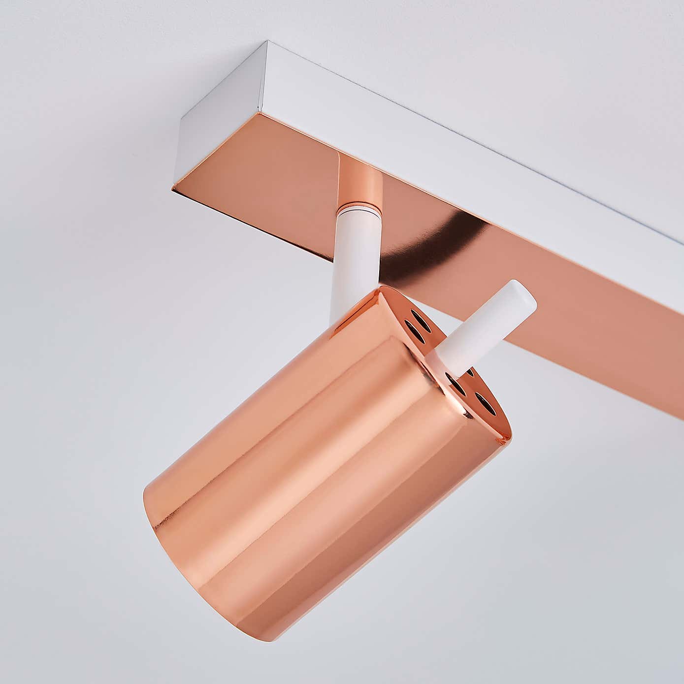 Carter 4 Light Spotlight